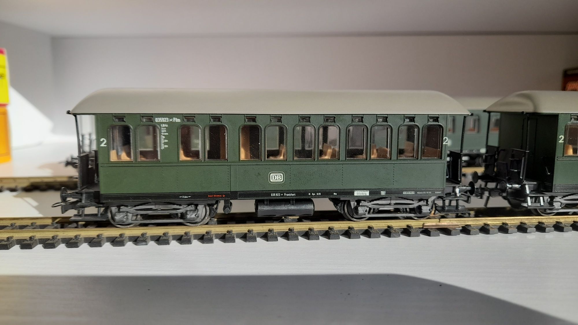 Ж.д модели пассаж. вагонов  фирмы Liliput HO 1/87 Piko Roco