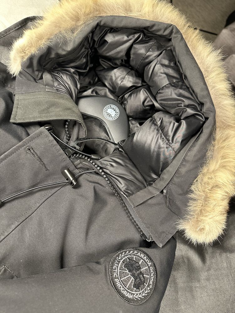 Пуховик мужской CANADA GOOSE