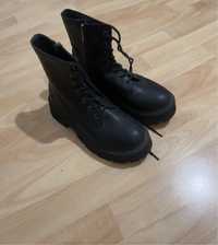 Botas pretas  lindas,