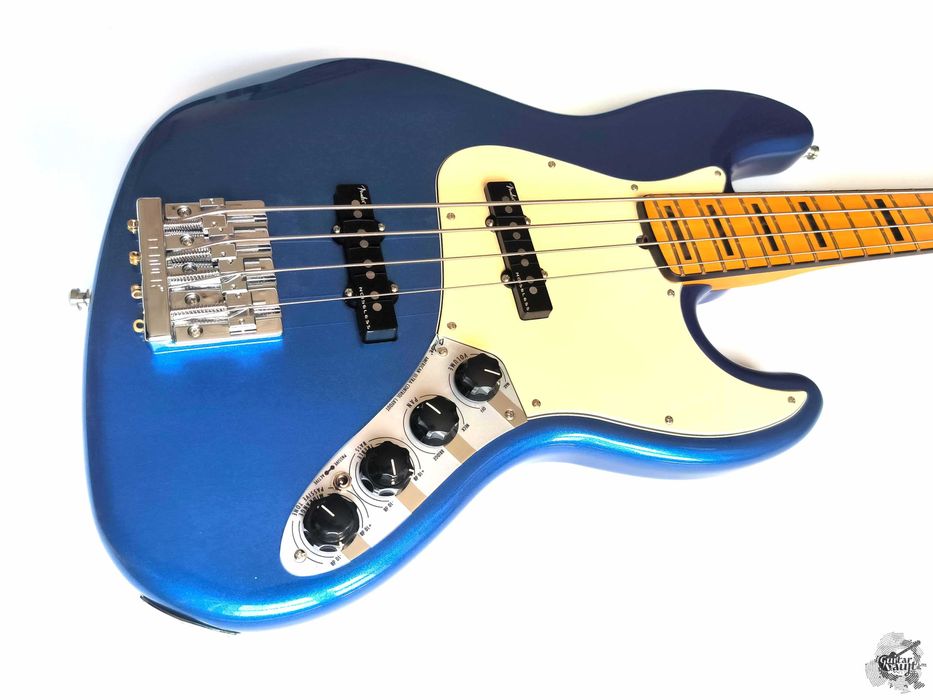 Новий Fender® American Ultra Jazz Bass® '2024 Cobra Blue w/case