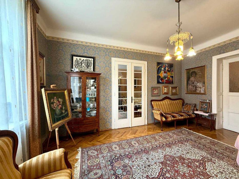 Продаж 4 кімнатної квартири вул. Стецька