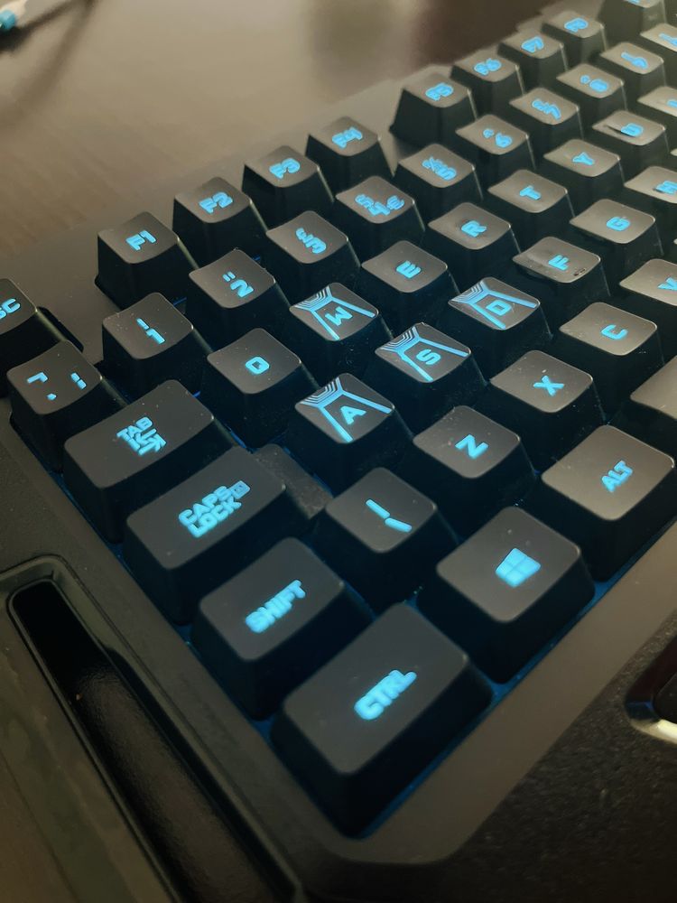 Logitech G430 klawiatura Gamingowa rgb biały kruk