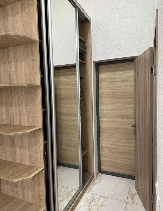 Продам квартиру студию (404002)