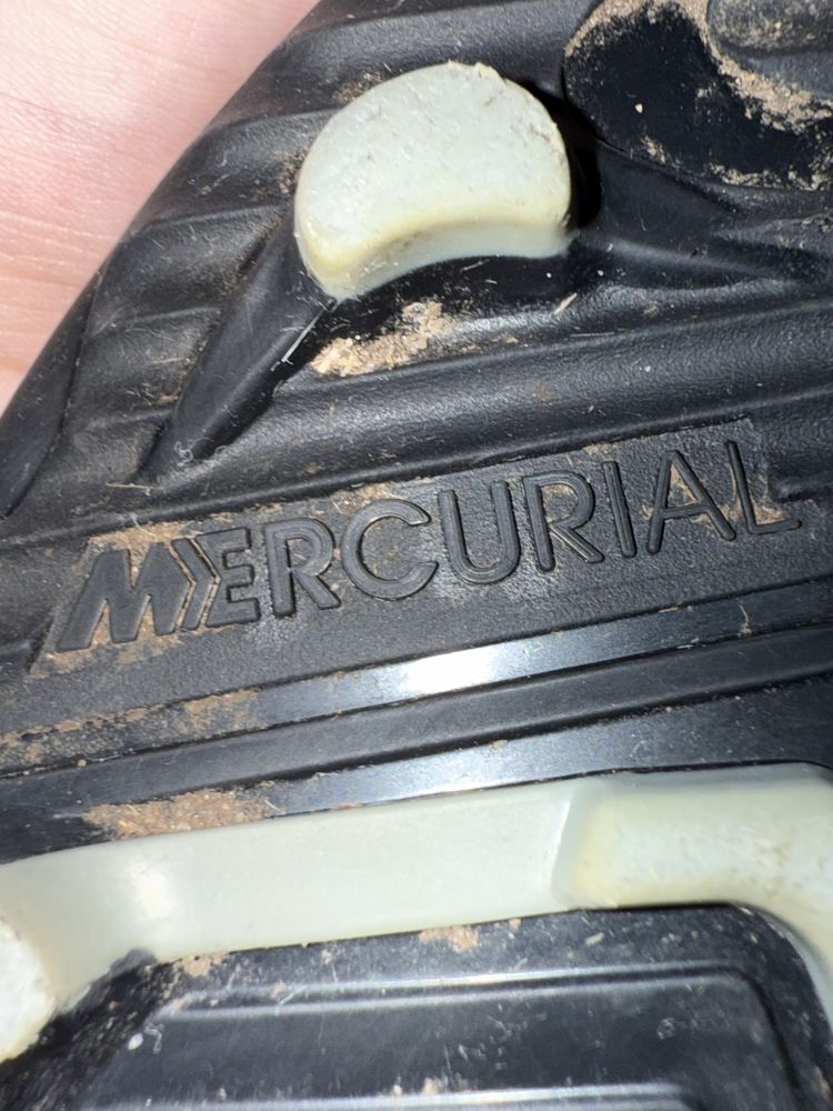 Sprzedam korki nike merculaiar orginalne do odrestałrowania i wyprania
