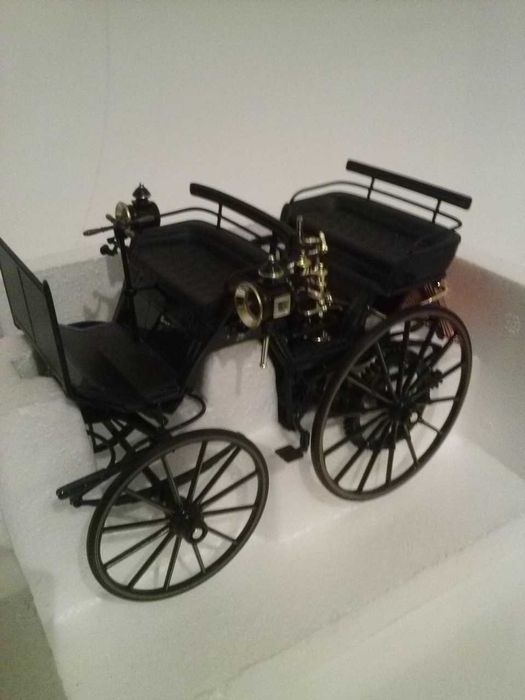 Miniatura de Carro da escala 1.18