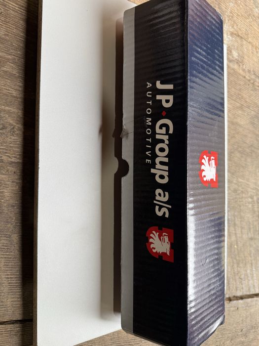 Важіль задній лівий верхній  BMW 3 F30.