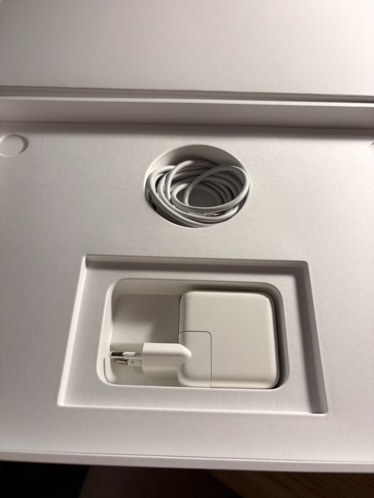13-inch MacBook Air with Apple M1 chip