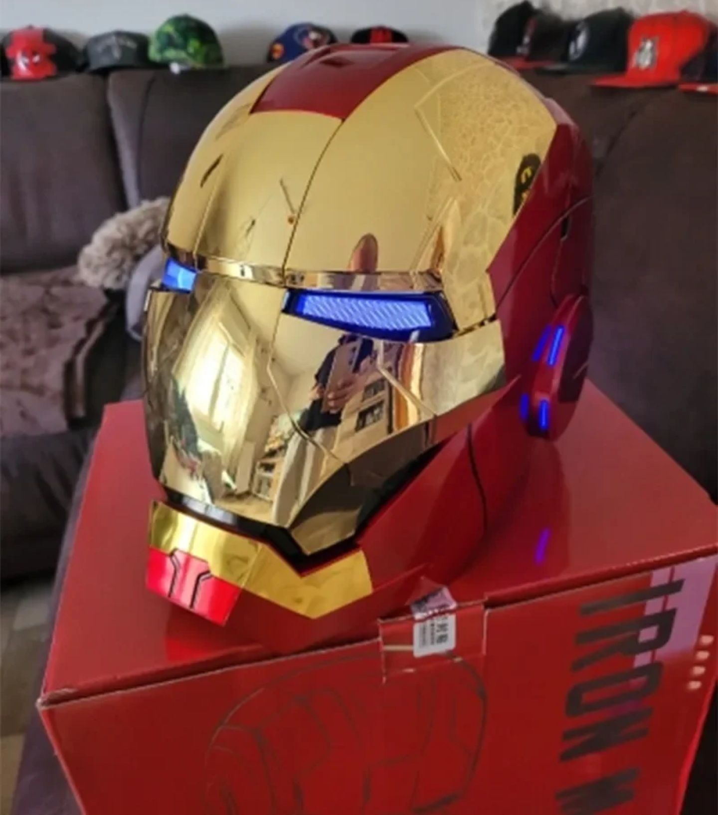 Máscara Iron Man Automática Premium Tamanho Real Dourada