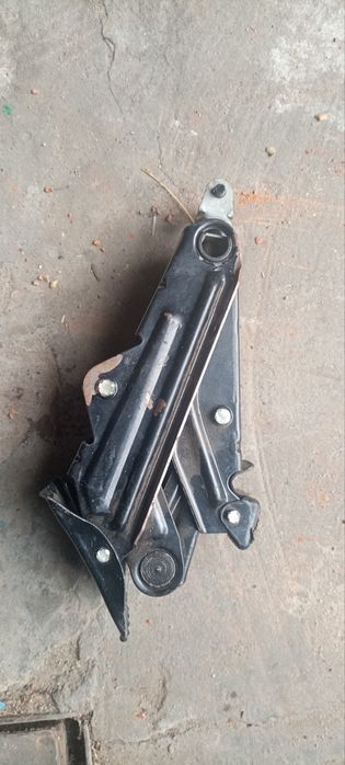 Домкрат на ланос