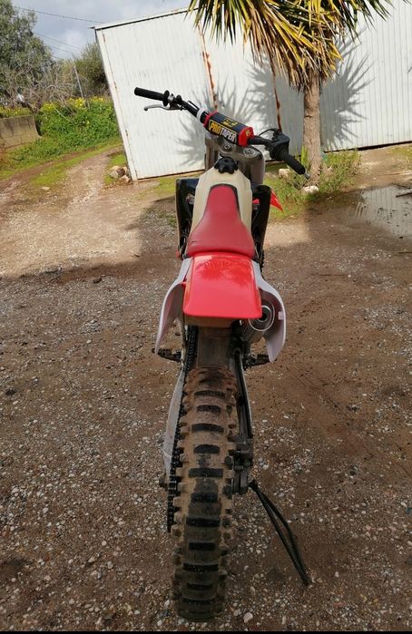 Honda CR 125    .