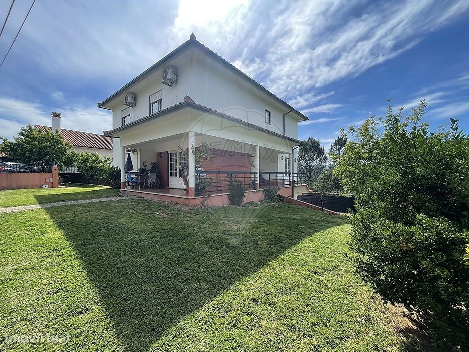 Moradia T4 para venda