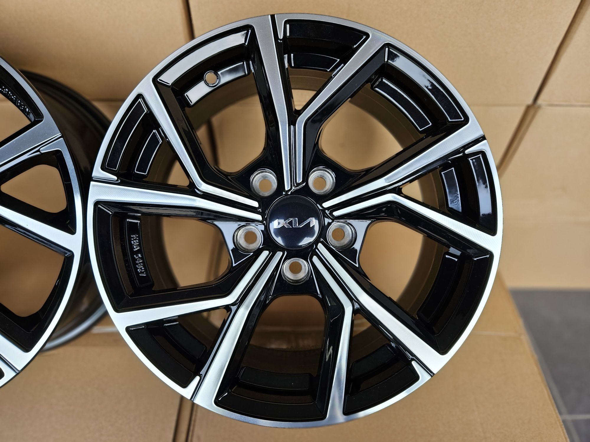 KIA 16  Nowe 5x114,3 Felgi Ceed Carens Venga Soul Niro Optima Sportage