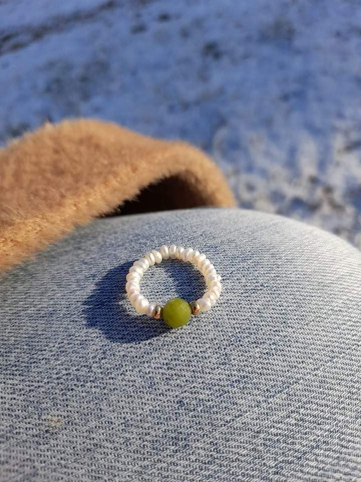 Pierścionek z kamieni naturalnych