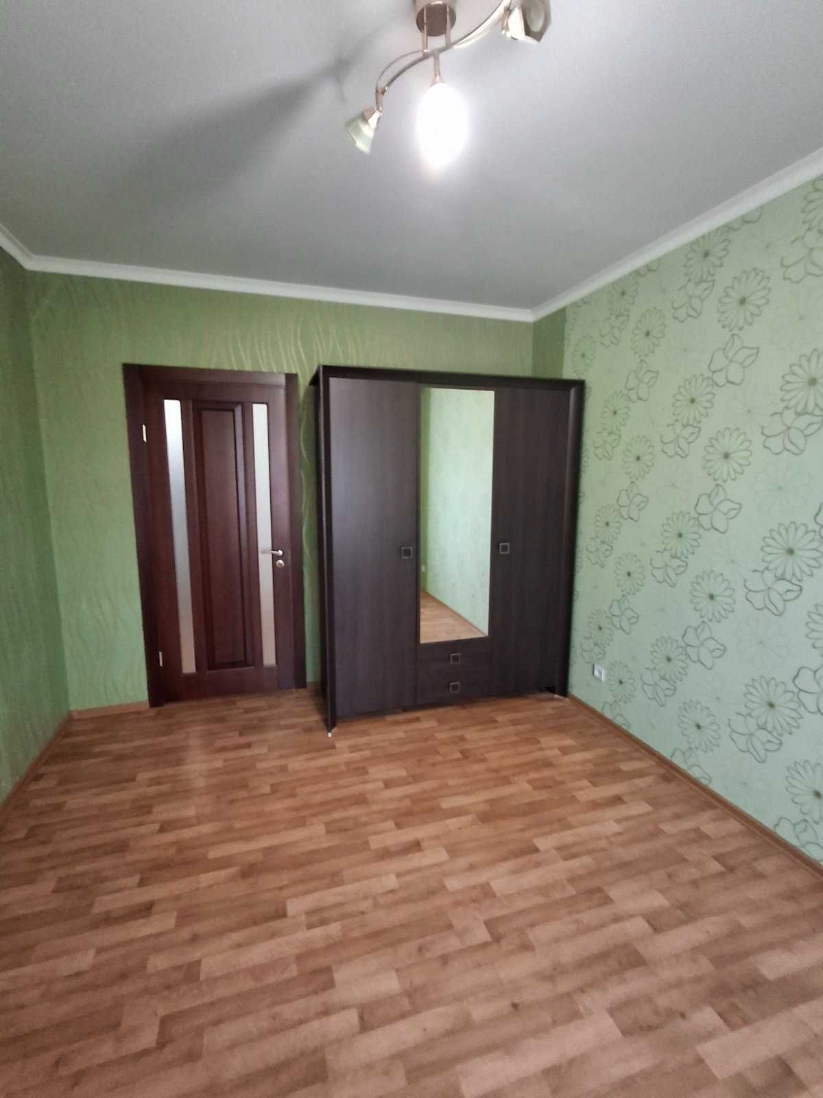 Продається 4-х кім. кв. на м-н Східний-2 !