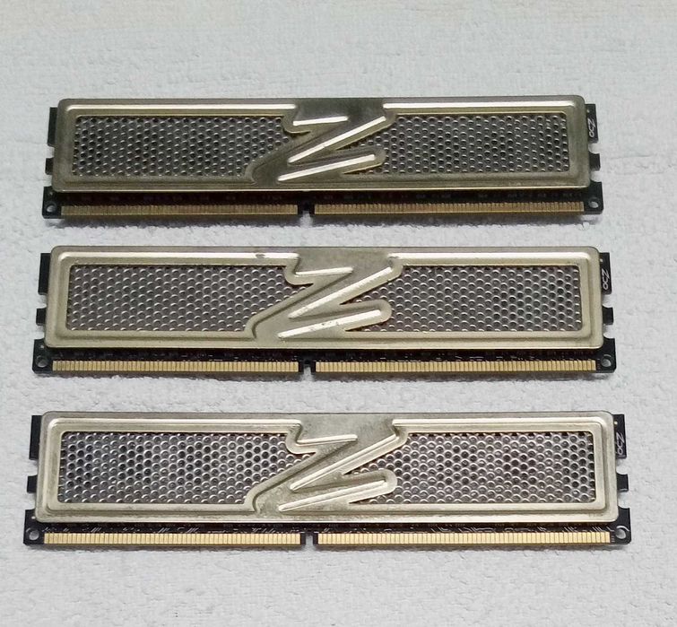 [PC Vintage] 6GB (3x 2GB) OCZ Gold Edition PC2-8500U