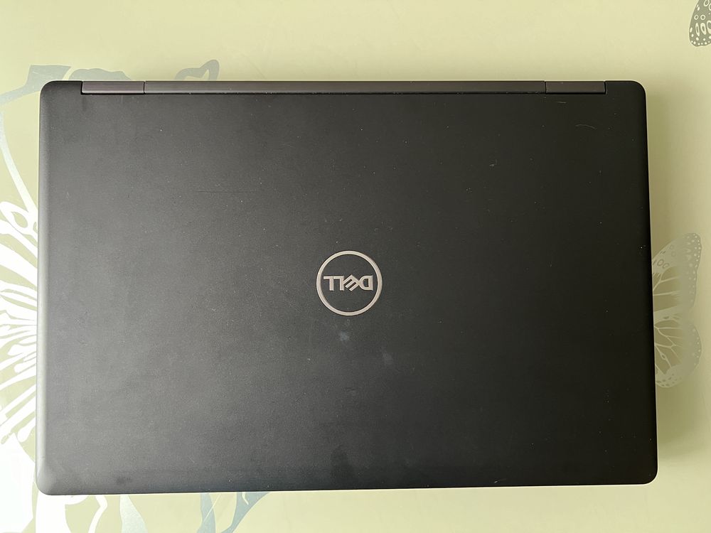 Dell 5590/i5-8250U/15.6" HD/RAM 8GB/SSD 128GB