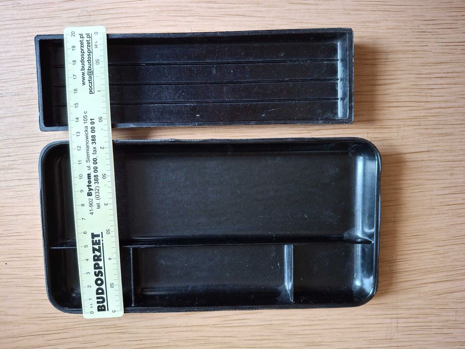 dwa stare organizery biurkowe z bakelitu z lat PRL, korytka