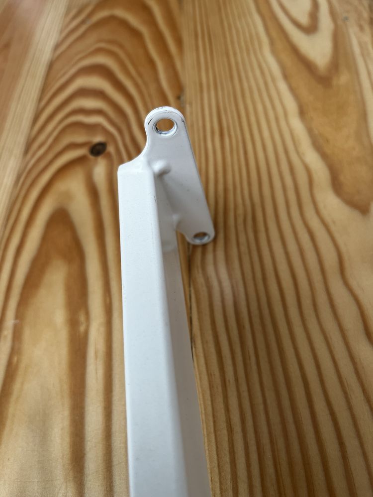 Varão extensível e frontal IKEA aço branco para roupeiro 100 cm