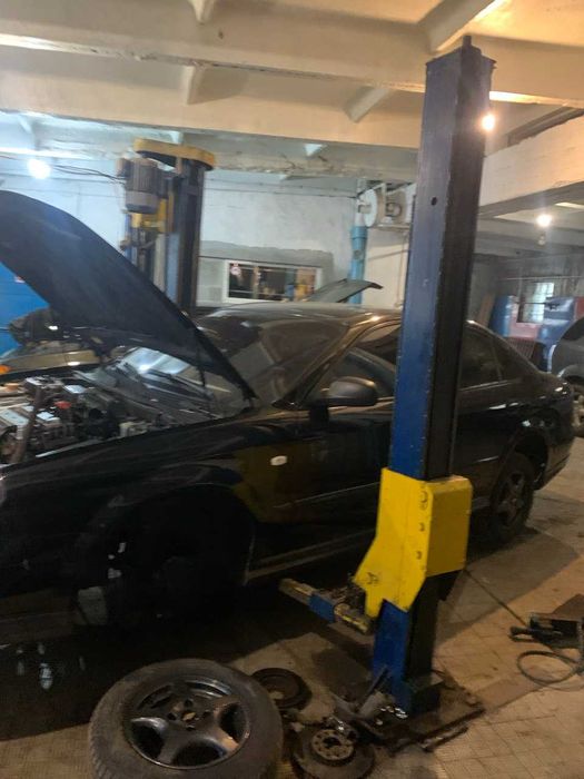 Продается автомобильный двухстоечный подьемник