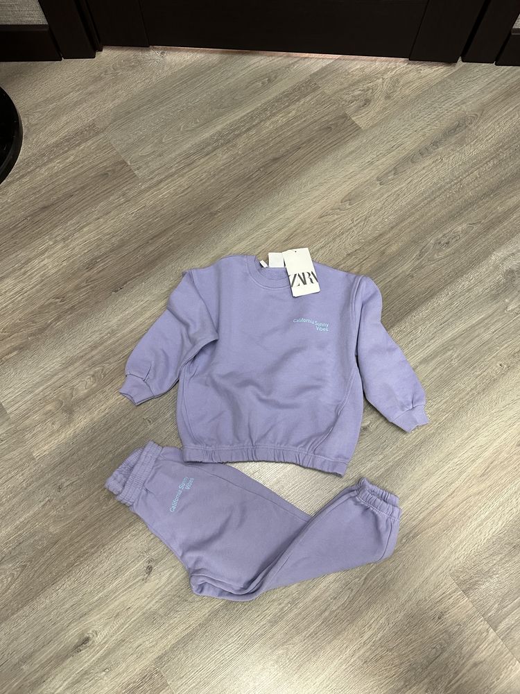 Продам новый костюм Zara размер 104