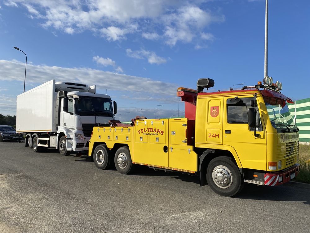 Holownik TIR Pomoc drogowa 24h holowanie ciężarowe serwis A2