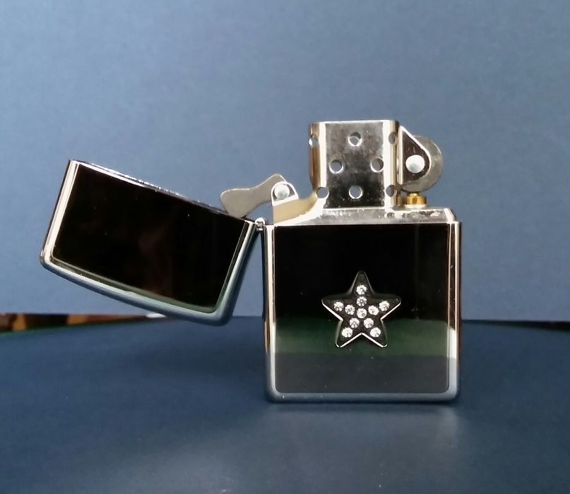 Isqueiros Zippo com cristais Swarovski