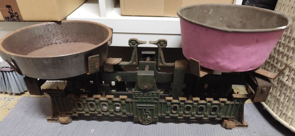 Balança muito antiga