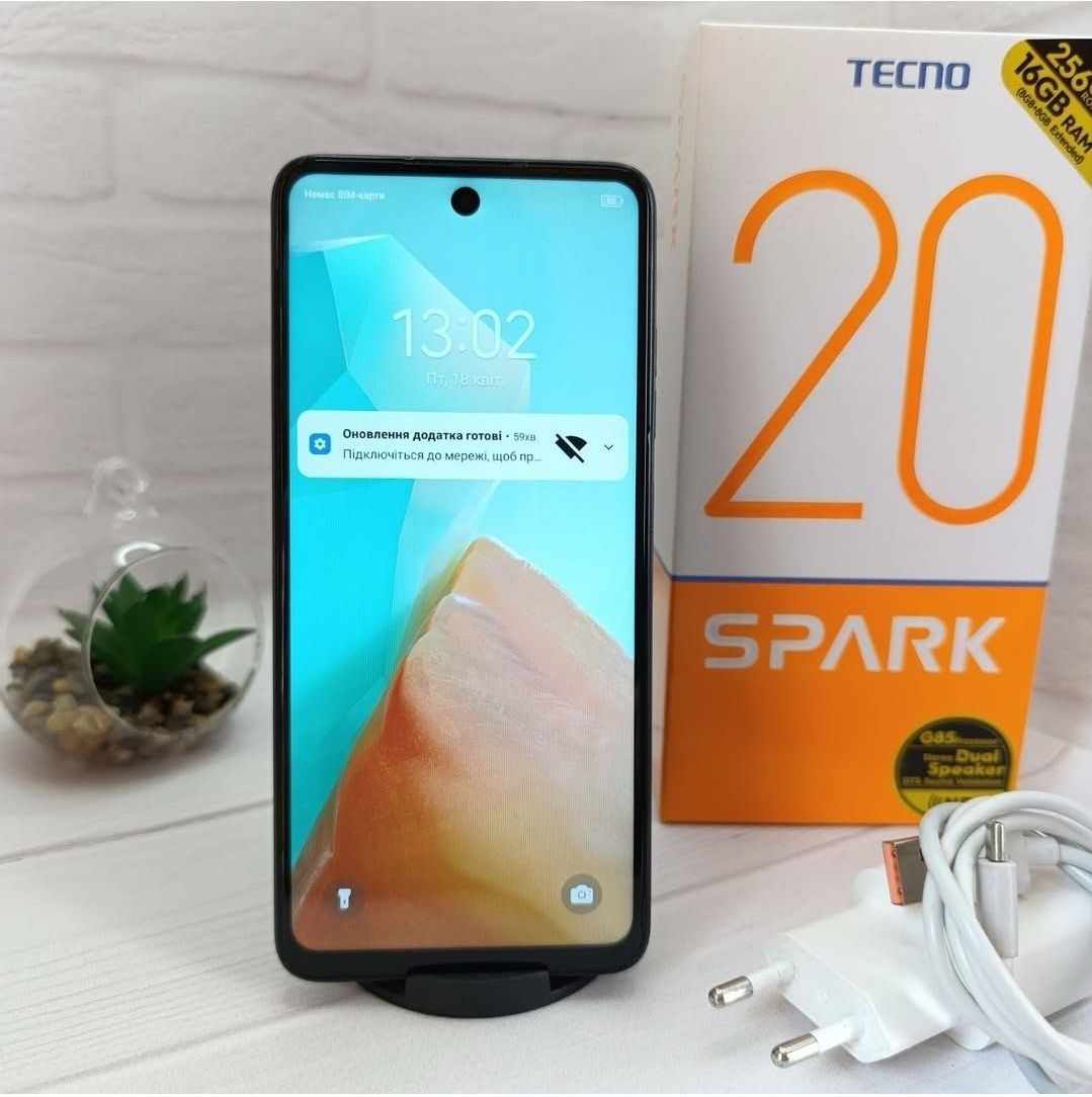 Продам телефон Tecno Spark 20 8+8/256Gb NFC в гарному стані