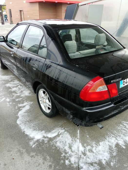 Carro mitshubishi