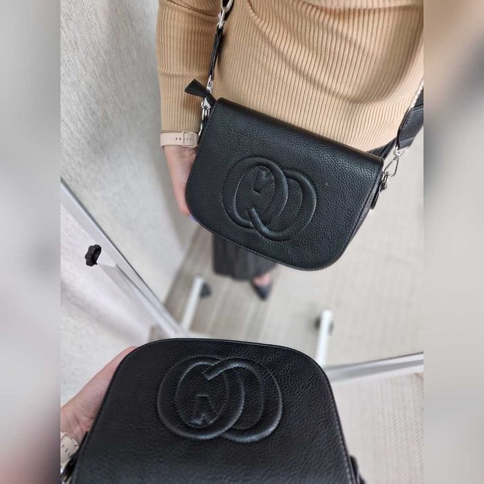 NOWA Listonoszka na pasku mała czarna tłoczony wzór