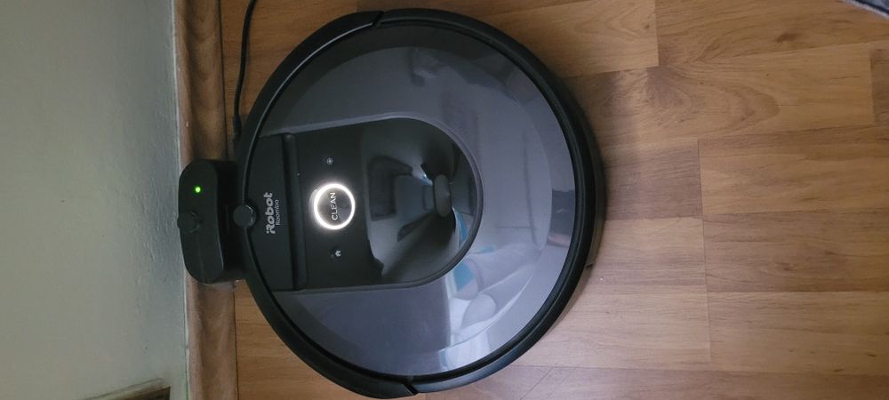 Robot sprzątający iRobot Roomba i7 odkurzacz automatyczny inteligentny
