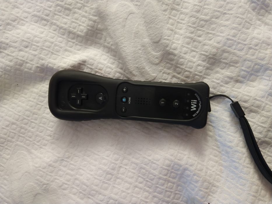 Consola Nintendo Wii com acessórios e jogo