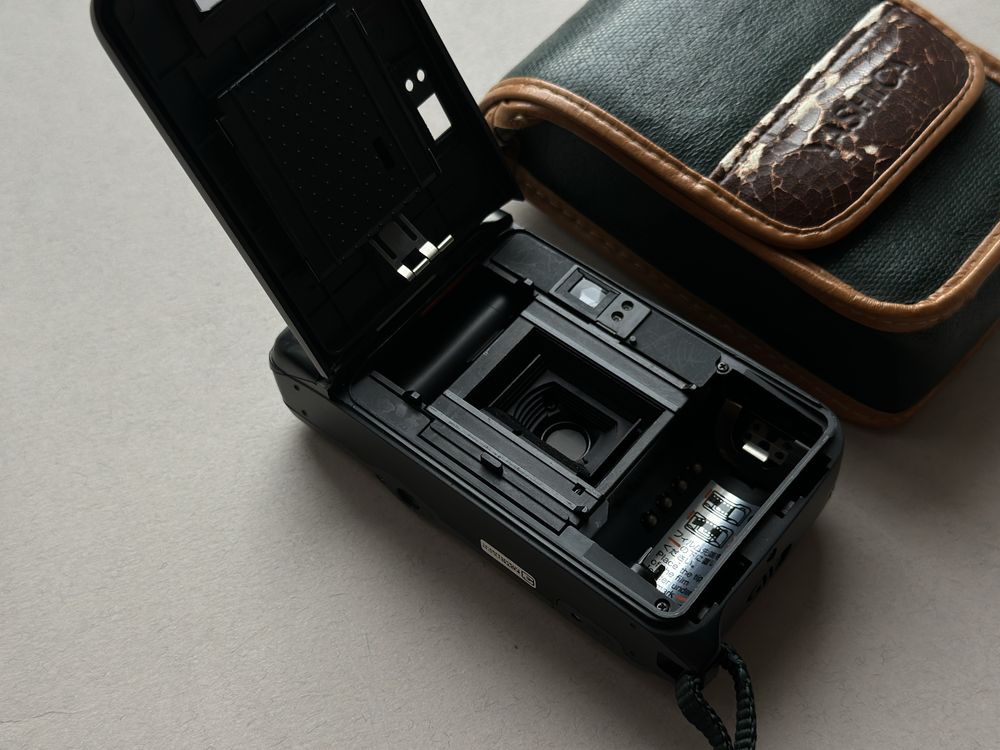 Yashica T4 leica minilux плівкова фотокамера mju ii godak gold
