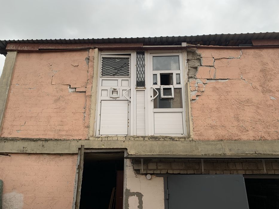 Гараж, приміщення під склад