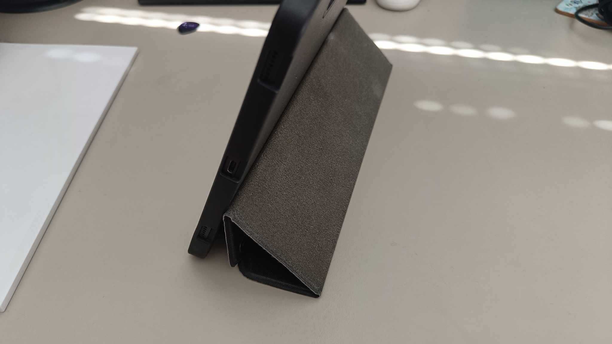 Samsung Galaxy Tab S8 SM-700 8/128 Gb z akcesoriami