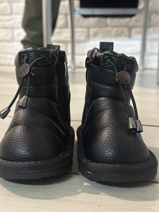 Продам детские зимние ботинки сапожки