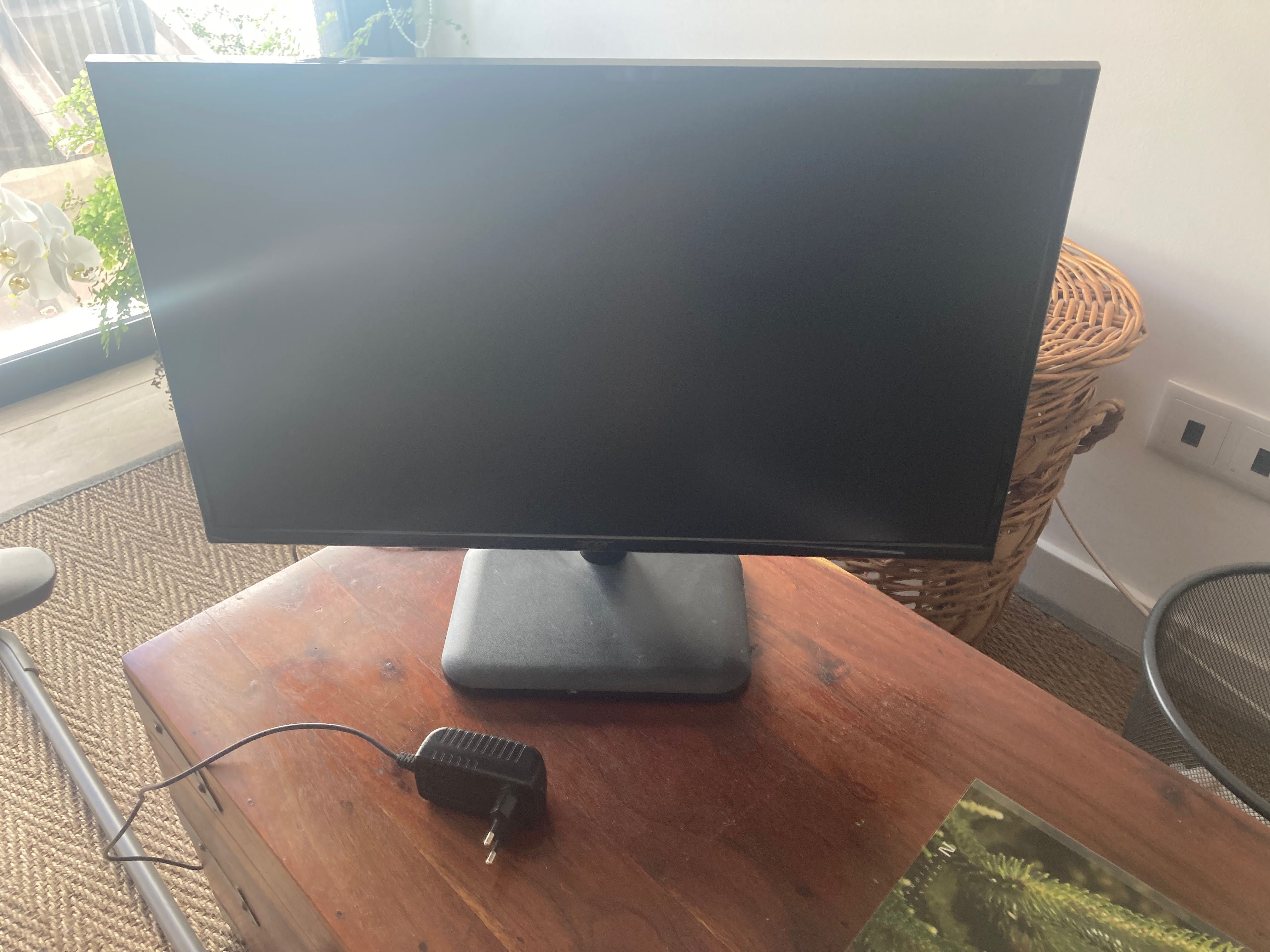 Monitor Acer EL240Y 2020 em Faro