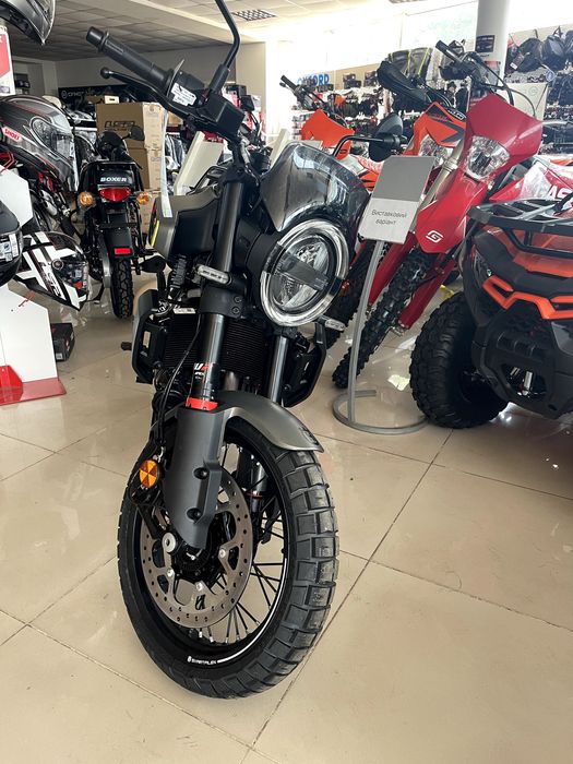 Husqvarna Svartpilen 401