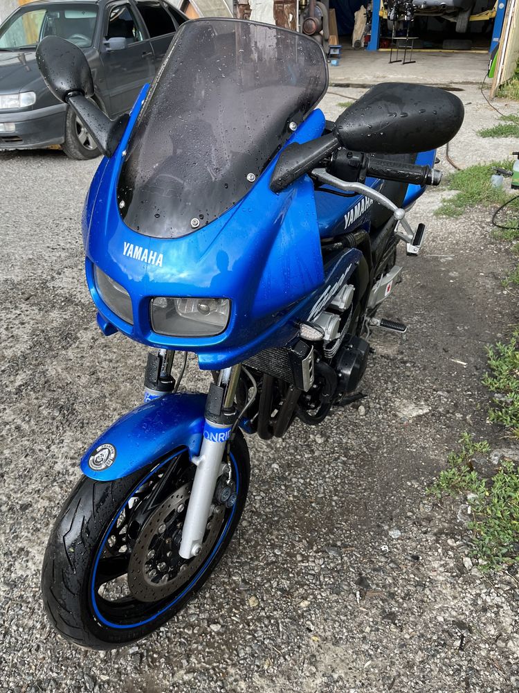 YAMAHA FZS 600 Fazer