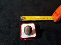 Pierścionek srebrny z kamieniem, o regulowanej średnicy