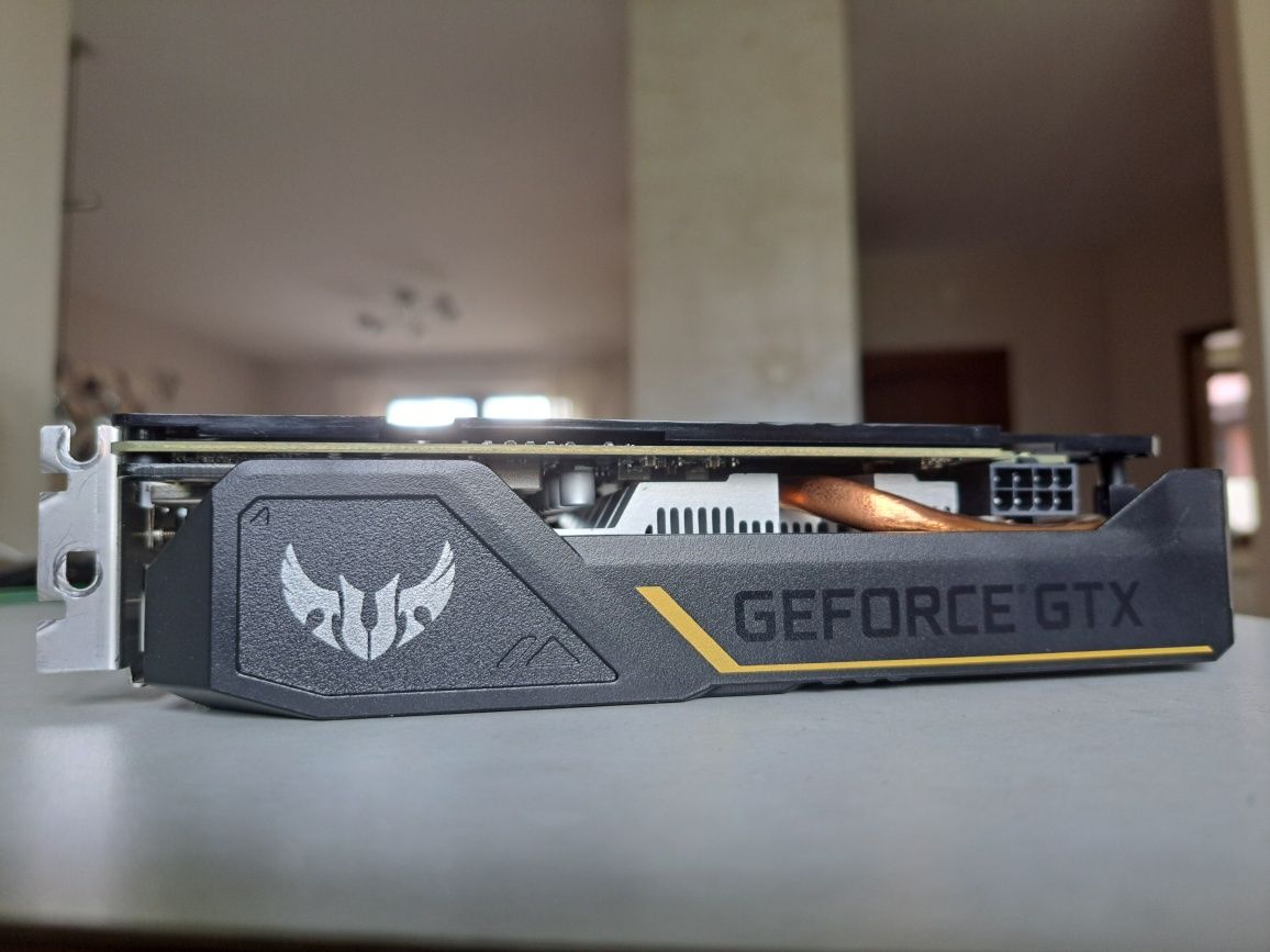 Karta graficzna ASUS GTX 1660Ti 6GB VRAM, w dobrym stanie.