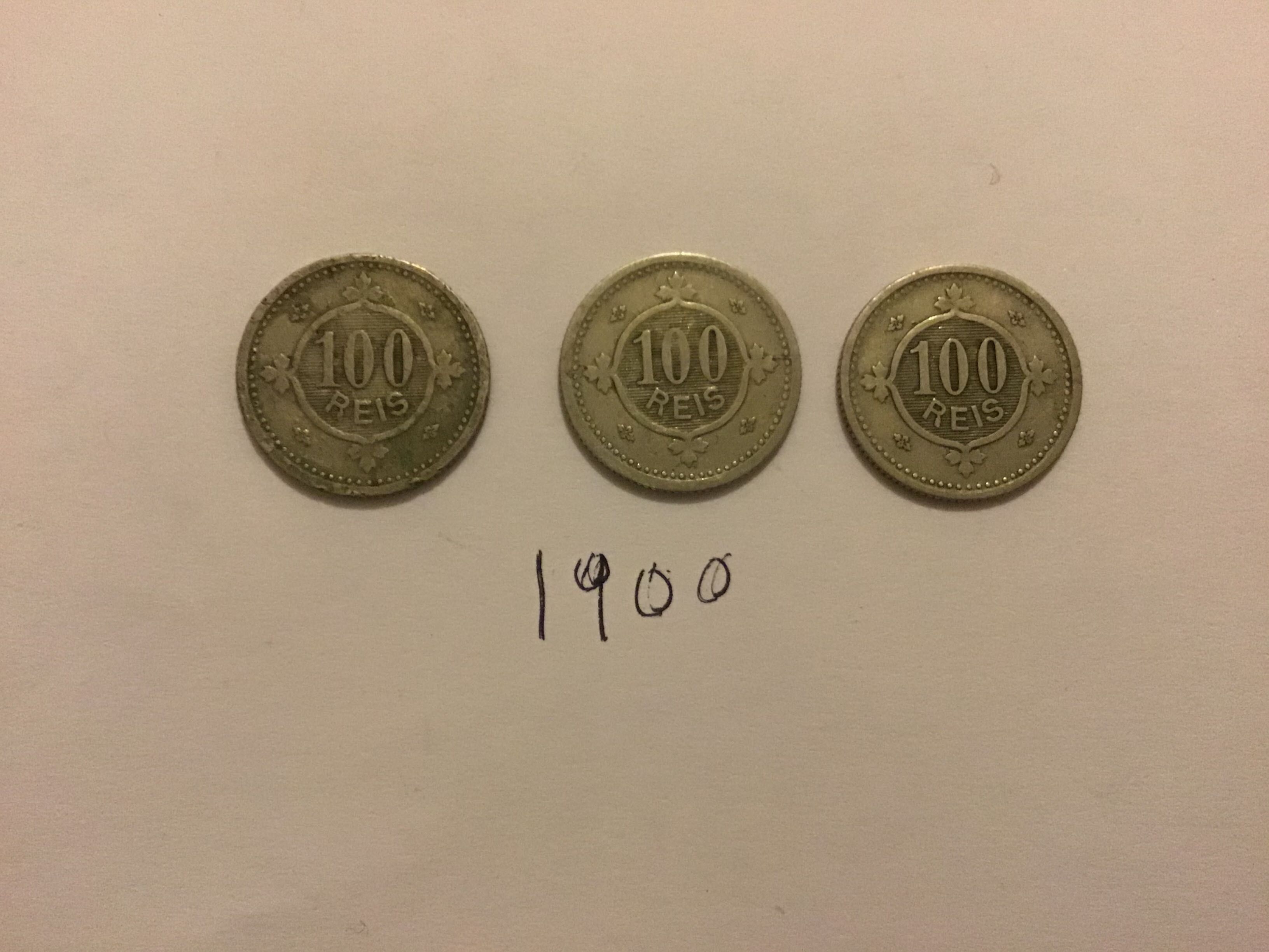 Moedas antigas de 100 reis