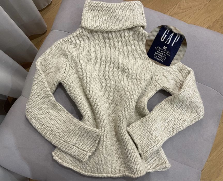 Damski, grubo pleciony sweter GAP – 86% wełny, rozmiar M