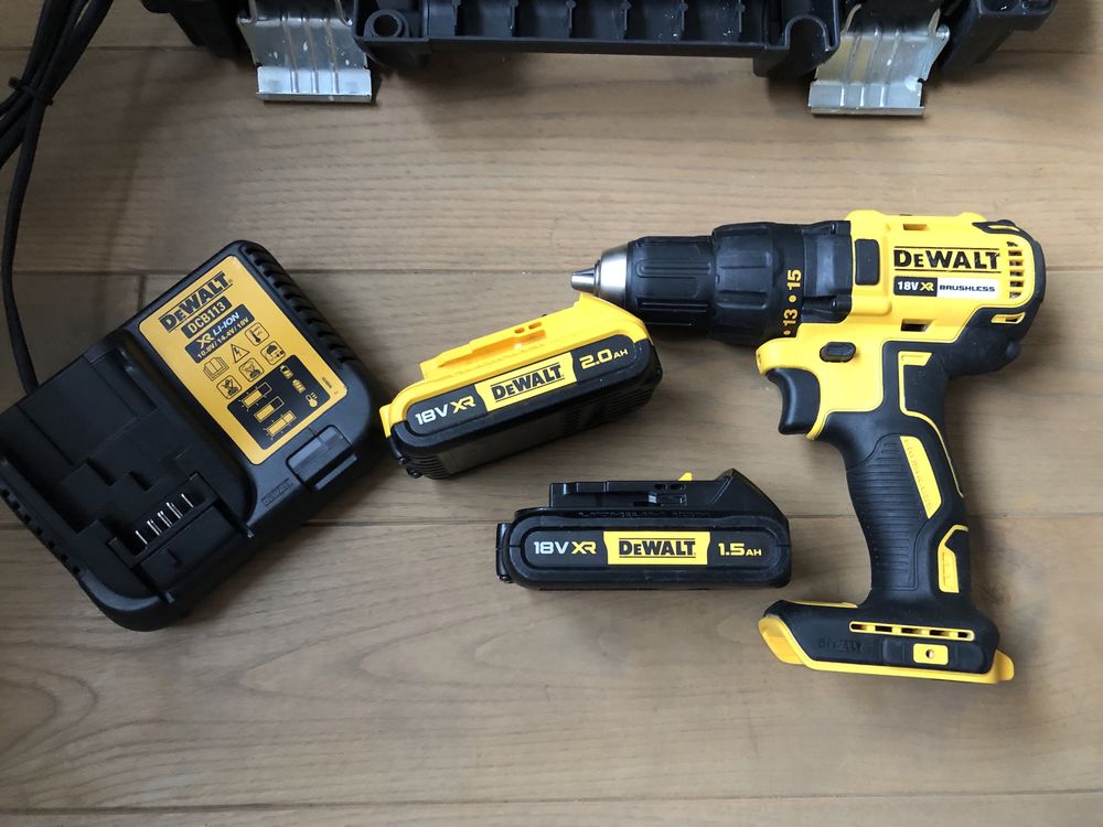 Безщітковий Акум.Шуруповерт Dewalt DCD 777