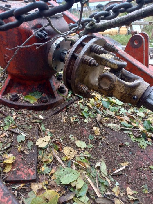 Mulczer leśny do gałęzi krzaków