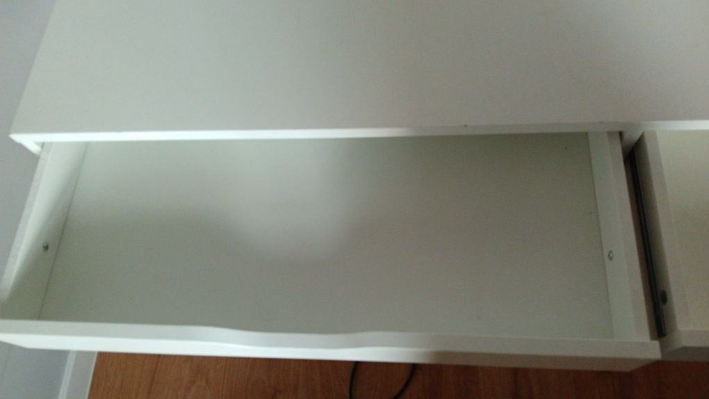 Biurko białe Alex Ikea 132x58- 2 krzesła gratis