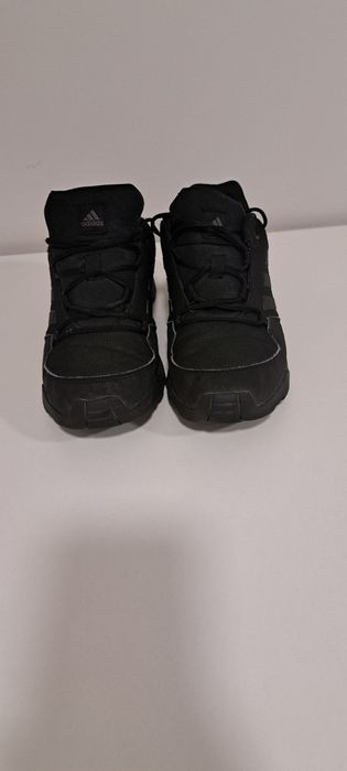 Кросівки adidas traxion