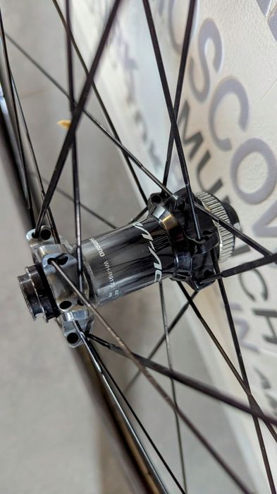 Koła Shimano Dura-Ace Carbon stożek 50mm pod tarcze-szytki Vittoria