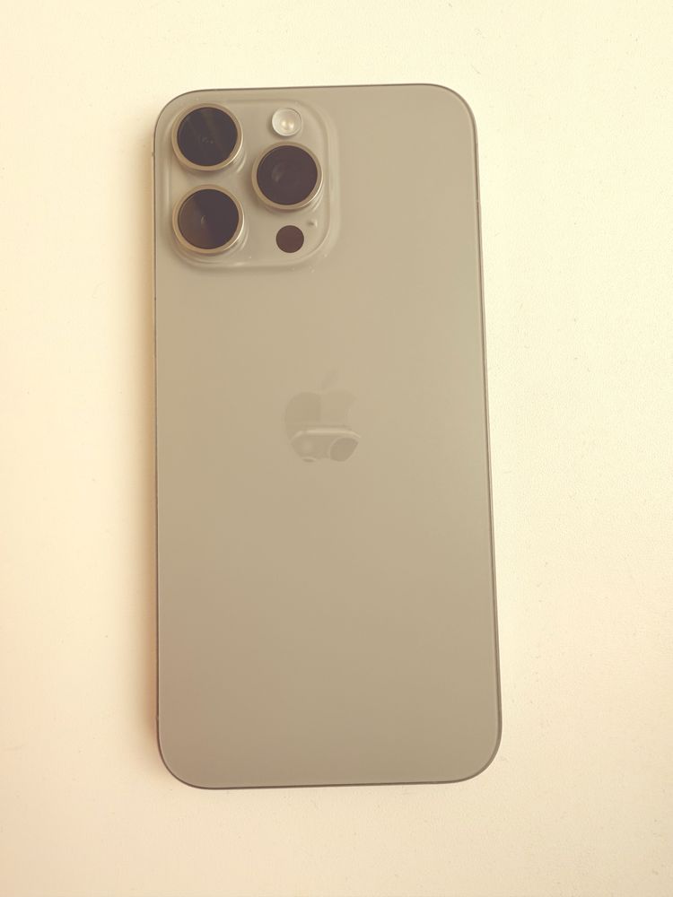 Продам Iphone 15 Pro Max 256 Gb