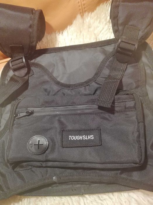 Torba, saszetka, kamizelka na klatkę piersiową.